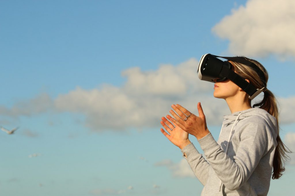 VR虛擬實境未來新趨勢_你不可不知的VR應用領域