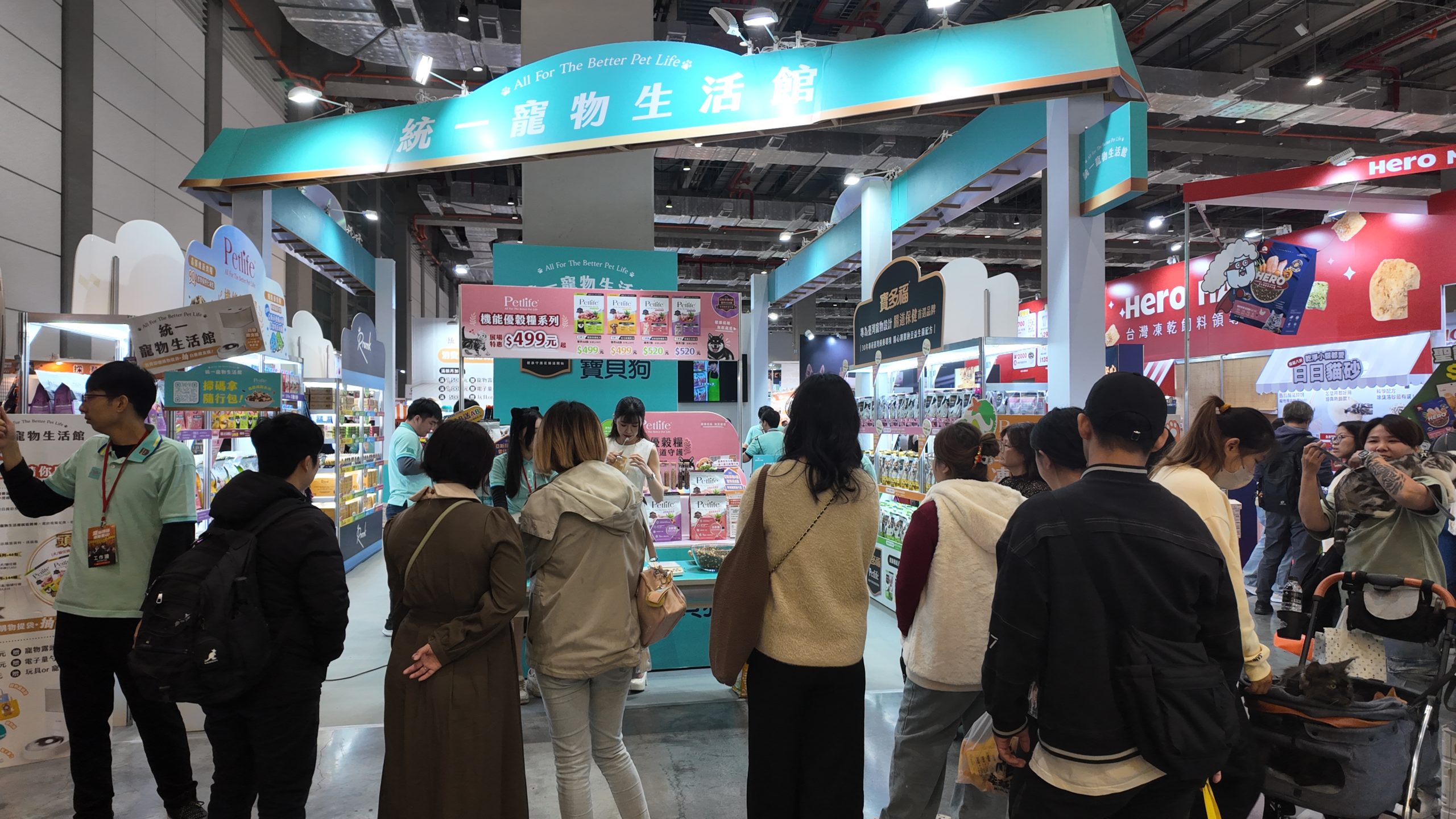 統一寵物生活館透過現場的活動,打造吸睛度成功吸引飼主駐足體驗。